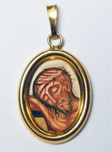 Picture of Most Precious Blood of Jesus Gold plated Silver and Porcelain oval Pendant mm 19x24 (0,75x0,95 inch) Unisex Woman Man