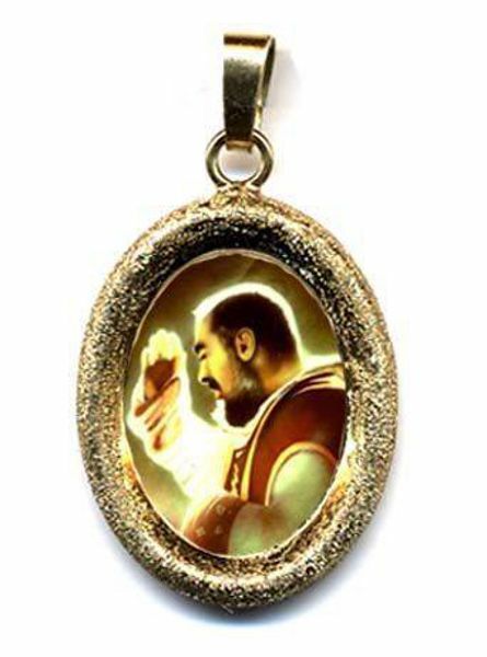 Imagen de Padre Pío de Pietrelcina Medalla Colgante oval acabado diamante mm 19x24 (0,75x0,95 inch) Plata con baño de oro y Porcelana Unisex Mujer Hombre
