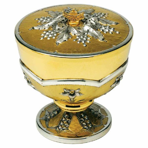 Picture of Large cup Liturgical Ciborium H. cm 14/16 (5,5/6,3 inch) Grapes Lilies Ears of Corn bicolour brass Catholic Church vessel with lid for Holy Mass