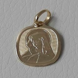 Picture of Madonna Our Lady of Sorrows Sacred Square Medal Pendant in bas-relief gr 1,65 Yellow Gold 18k for Woman 