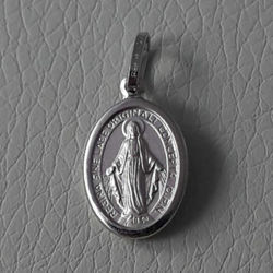 Imagen de Virgen María Nuestra Señora Milagrosa Regina sine labe originali concepta o.p.n. Medalla Colgante oval gr 1,1 Oro blanco 18kt placa impresa en rilieve 
