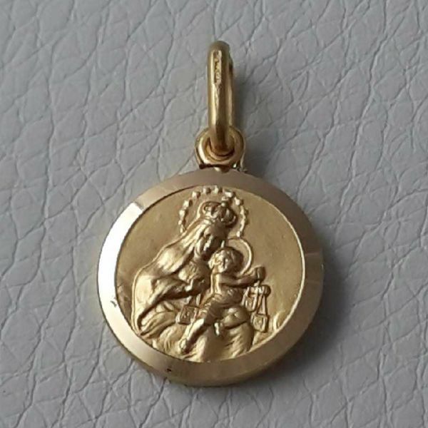 Picture of Sacred Heart of Jesus and and Our Lady of Mount Carmel Coining Sacred Scapular Medal Round Pendant gr 2,7 Yellow Gold 18k smooth edge Unisex Woman Man 