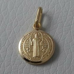 Picture of Medal Pendant Yellow Gold 18 kt St Benedict gr.1,75