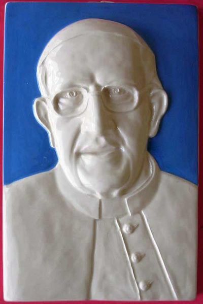 Imagen de Pope Francis Bajorrelieve de pared 28x18 cm cerámica Luca della Robbia