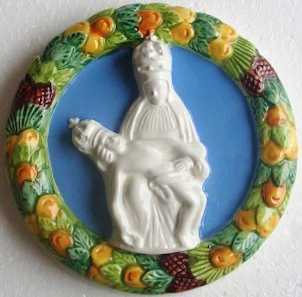 Imagen de Nuestra Señora de Pietralba Tondo de pared diám. cm 12 (4,7 in) Bajorrelieve Cerámica vidriada