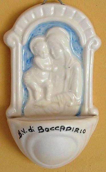 Imagen de Nuestra Señora de Boccadirio Pila de Agua Bendita cm 12x7 (4,7x2,8 in) Bajorrelieve Cerámica Della Robbia Benditera
