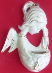 Picture of Praying Angel Holy Water Stoup cm 15 (5,9 in) White and Gold Glazed Ceramic 
