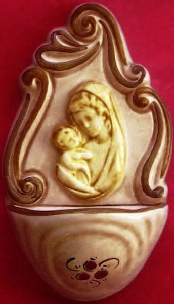 Imagen de Virgen con el Niño Pila de Agua Bendita 14 cm cerámica Deruta