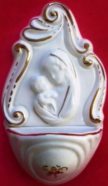Picture of Madonna and Child Holy Water Stoup 14 cm (5,5 inch) white & gold Deruta ceramic 