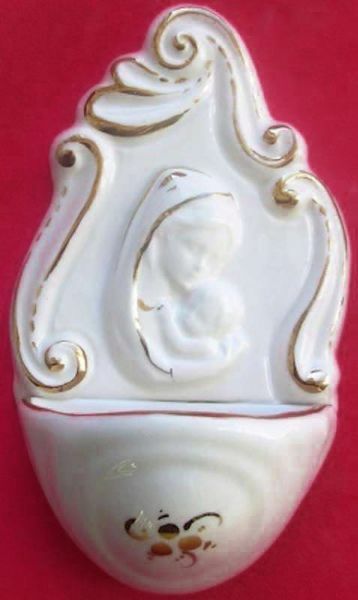 Imagen de Virgen con el Niño Pila de Agua Bendita cm 14 (5,5 in) Cerámica vidriada Benditera Blanca y Oro