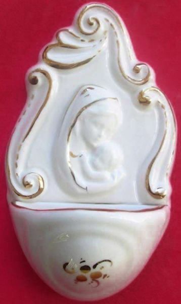 Immagine di Madonna con Bambino Acquasantiera 14 cm ceramica Deruta bianca oro