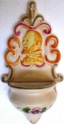 Immagine di Santo Padre Pio Acquasantiera cm 22 (8,7 in) Ceramica invetriata dipinta a mano