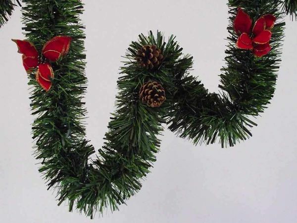 Picture of Poinsettia Christmas Garland pine cones 5 m (198 inch) Made in Italy PVC