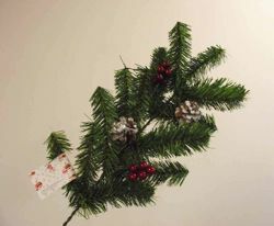 Imagen de Set 3 piezas Coronas de Navidad Ramas de Pino cm 55 (21,7 inch) en plástico PVC verde con adornos, bayas rojas y piñas 
