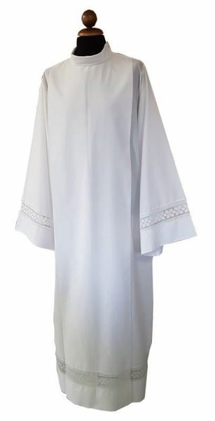 Immagine di Camice sacerdotale bianco con piegoni e merletto misto cotone