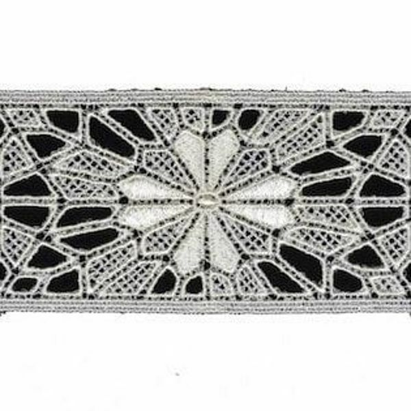 Picture of Macramè Lace Sun H. cm 6 (2,4 inch) Viscose and Polyester Ivory Lacework Edging for liturgical Vestments 