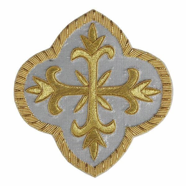 Immagine di Croce ricamata decorazione su fondo argento H. cm 10 (3.9 inch) in filato metallico e Viscosa Applicazione per Casula Stole e Paramenti liturgici