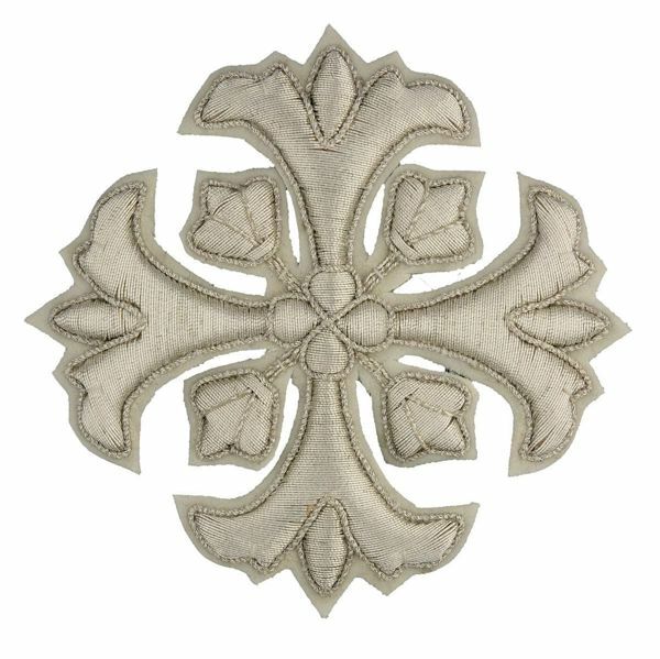 Immagine di Croce ricamata gigliata oro o argento H. 7,5 cm