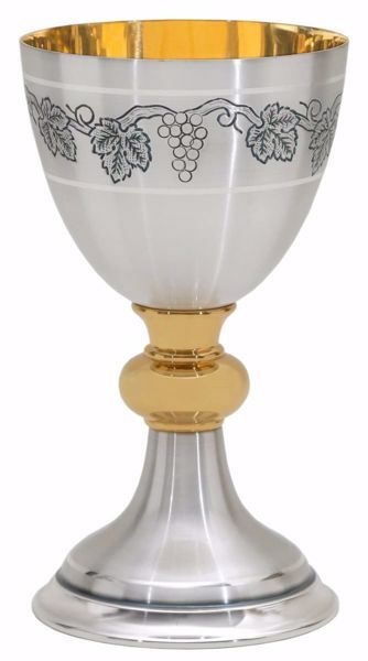 Immagine di Calice liturgico H. cm 19 (7,5 inch) con Nodo Tralci d’Uva in ottone bicolore cesellato Argento da Altare per vino da Messa