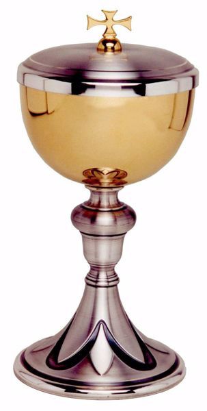 Picture of Liturgical Ciborium H. cm 21 (8,3 inch) with Knot Petals in brass Gold Silver 