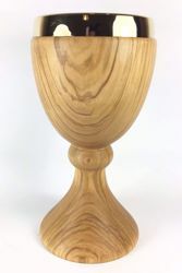 Picture of Eucharistic Chalice H. cm 20 (7,9 inch) smooth Finish in Olive Wood of Assisi