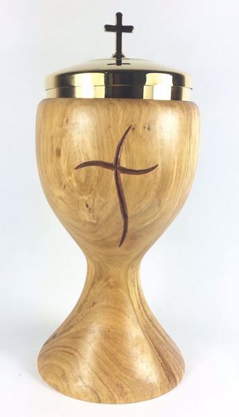 Picture of Liturgical Ciborium H. cm 18 (7,1 inch) stylized Cross in Olive Wood of Assisi