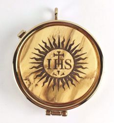 Picture of Eucharistic Pyx Sacred Hosts Vessel Diam. cm 5 (2,0 inch) Chalice Host and Rays of Light in Gold plated Brass and Olive Wood of Assisi