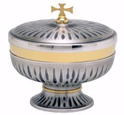 Picture of Liturgical Ciborium H. cm 12 (4,7 inch) with golden Knot in chiseled brass Gold Silver 