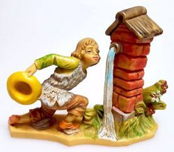 Picture of Shepherd at the Fountain cm 12 (4,7 inch) Pellegrini Nativity Scene small size Statue Wood Stained plastic PVC traditional Arabic indoor outdoor use 