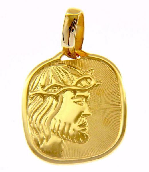 Picture of Jesus Christ Sacred Square Medal Pendant in bas-relief gr 2,6 Yellow Gold 18k for Man 