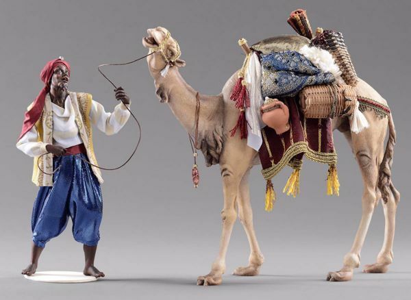 Imagen de Grupo Camellero con Camello 2 piezas cm 14 (5,5 inch) Pesebre vestido Hannah Orient estatuas en madera Val Gardena con trajes de tela