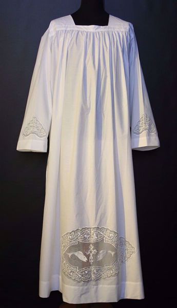 Immagine di SU MISURA Camicione liturgico collo chiuso ricamo diretto e su tulle Pesci misto cotone bianco
