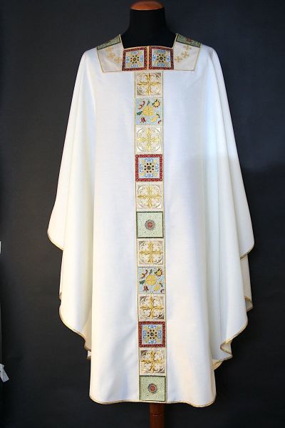 Immagine di Casula collo quadro stolone e collo in lamiglia Croce motivi geometrici tela vaticana