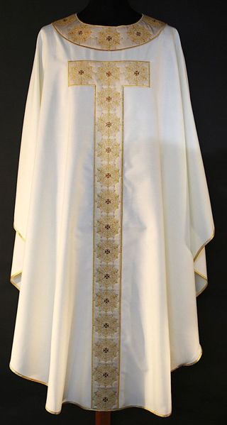 Picture of Chasuble Round Collar Satin Tau-shaped stolon and neck Filigree pattern pure Wool Ivory, Red, Green, Violet