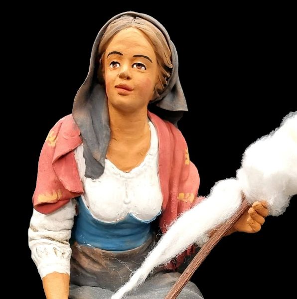 Imagen de Mujer Hilando Belén Velardita 26 cm siciliano terracota 