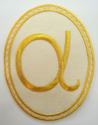 Imagen de Aplicación bordada oval Alfa cm 15,2x20,1 (6,0x7,9 inch) en Tejjido de Raso Marfil Rojo Verde Morado Chorus Emblema Decoración para Vestiduras litúrgicas