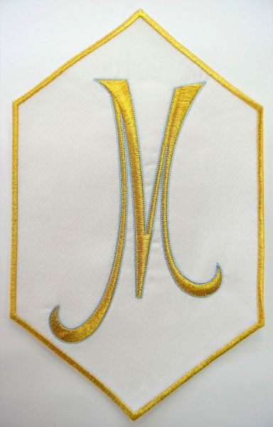 Immagine di Applicazione Ricamata esagonale Piccola Simbolo Mariano M cm 13,5x21,9 (5,2x8,7 inch) su Tessuto di Raso Avorio Chorus per Paramenti