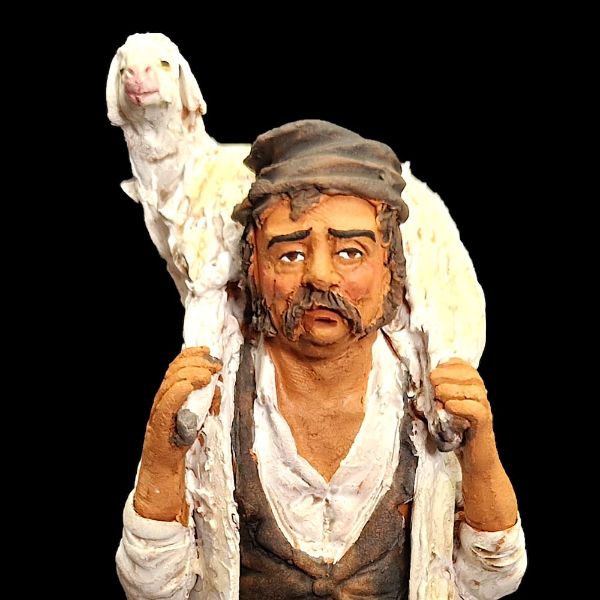 Imagen de Pastor con Oveja sobre los Hombros cm 16 (6,3 inch) Pesebre Siciliano Velardita en terracota 