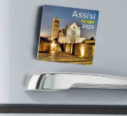 Immagine di Assisi Cathedral by night 2025 magnetic calendar cm 8x8 (3,1x3,1 in)