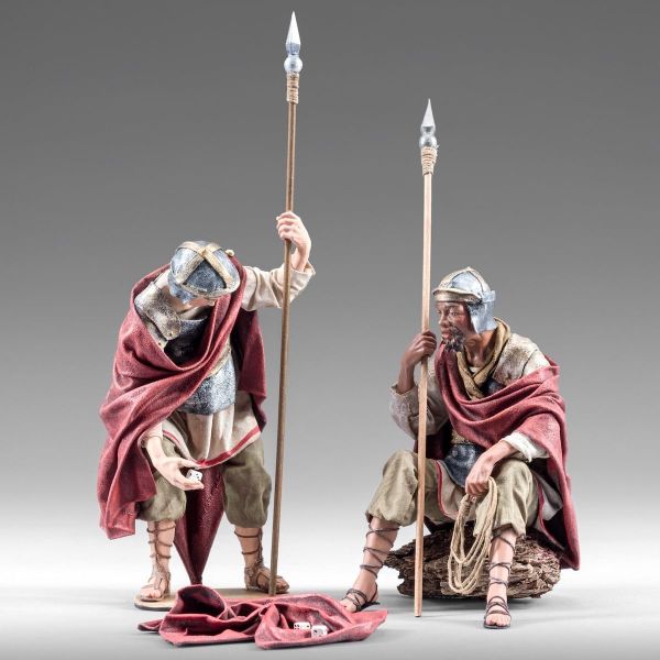 Immagine di Soldati Romani con dadi Presepe Immanuel 14 cm palestinese legno e stoffa
