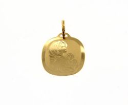 Picture of Madonna and Child Sacred Square Medal Pendant gr 1 Yellow Gold 18k for Woman 