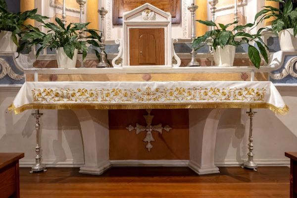 Picture of MADE TO MEASURE Solemn baroque Altar Cloth | Front embroidery, stones