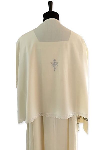 Picture of Ivory wool Amice with elegant partition and embroidered Cross