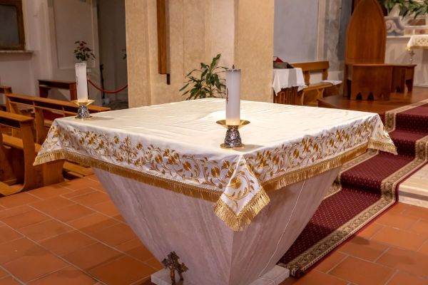 Picture of MADE TO MEASURE Solemn baroque Altar Cloth | Embroidered on 4 sides, stones