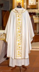 Picture of Solemn baroque Chasuble, gold embroidery, hand-sewn stones - Ivory, Violet, Red, Green