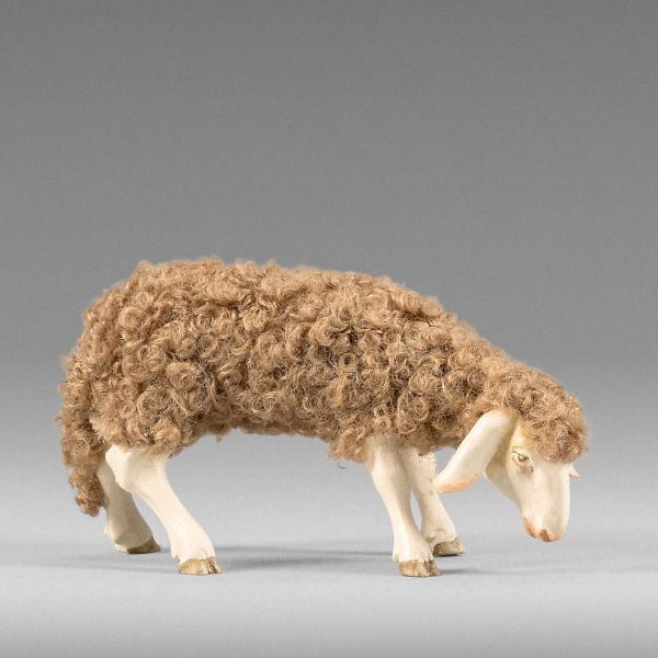 Immagine di Pecora che bruca lana marrone Presepe Hannah Alpin 21 cm stile tirolese legno e stoffa