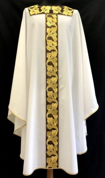 Immagine di Casula sacerdotale con collo e stolone ricamati Foglia di Acanto