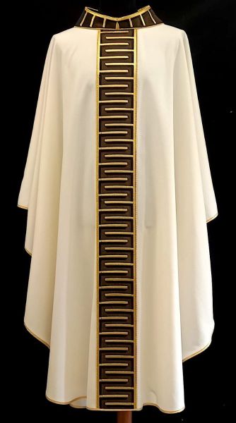 Immagine di Casula sacerdotale collo ad anello e ricamo a losanghe