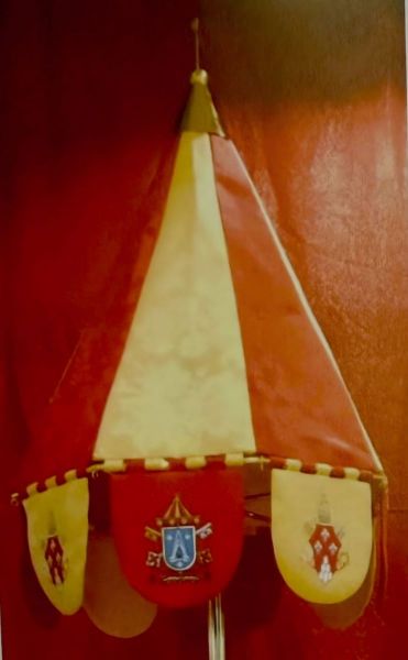 Immagine di PERSONALIZZATO Ombrellone da Cattedrale con struttura in ottone